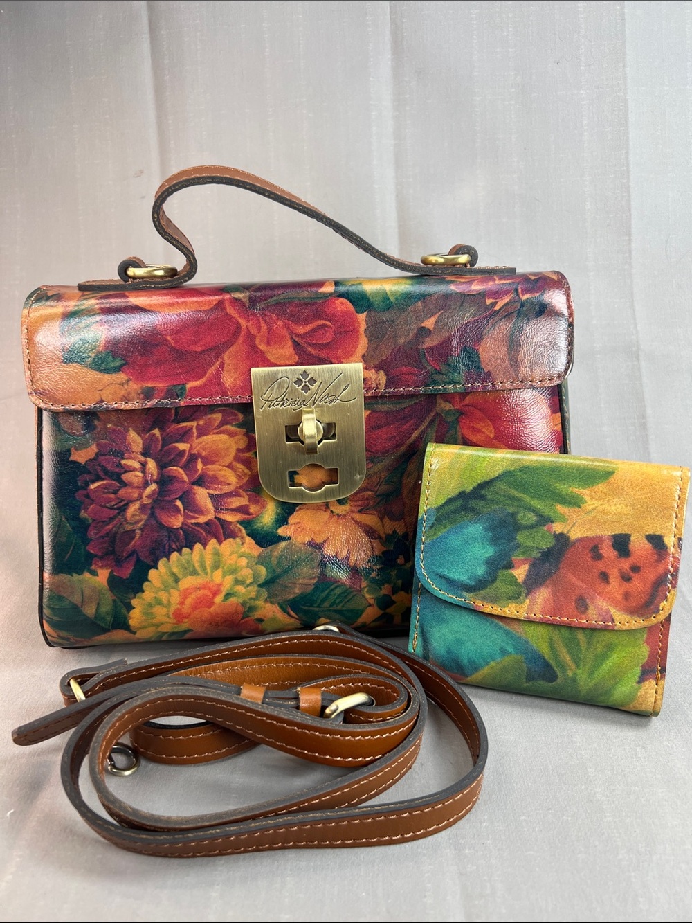 Patricia Nash, a set floral Crossbody and wallet